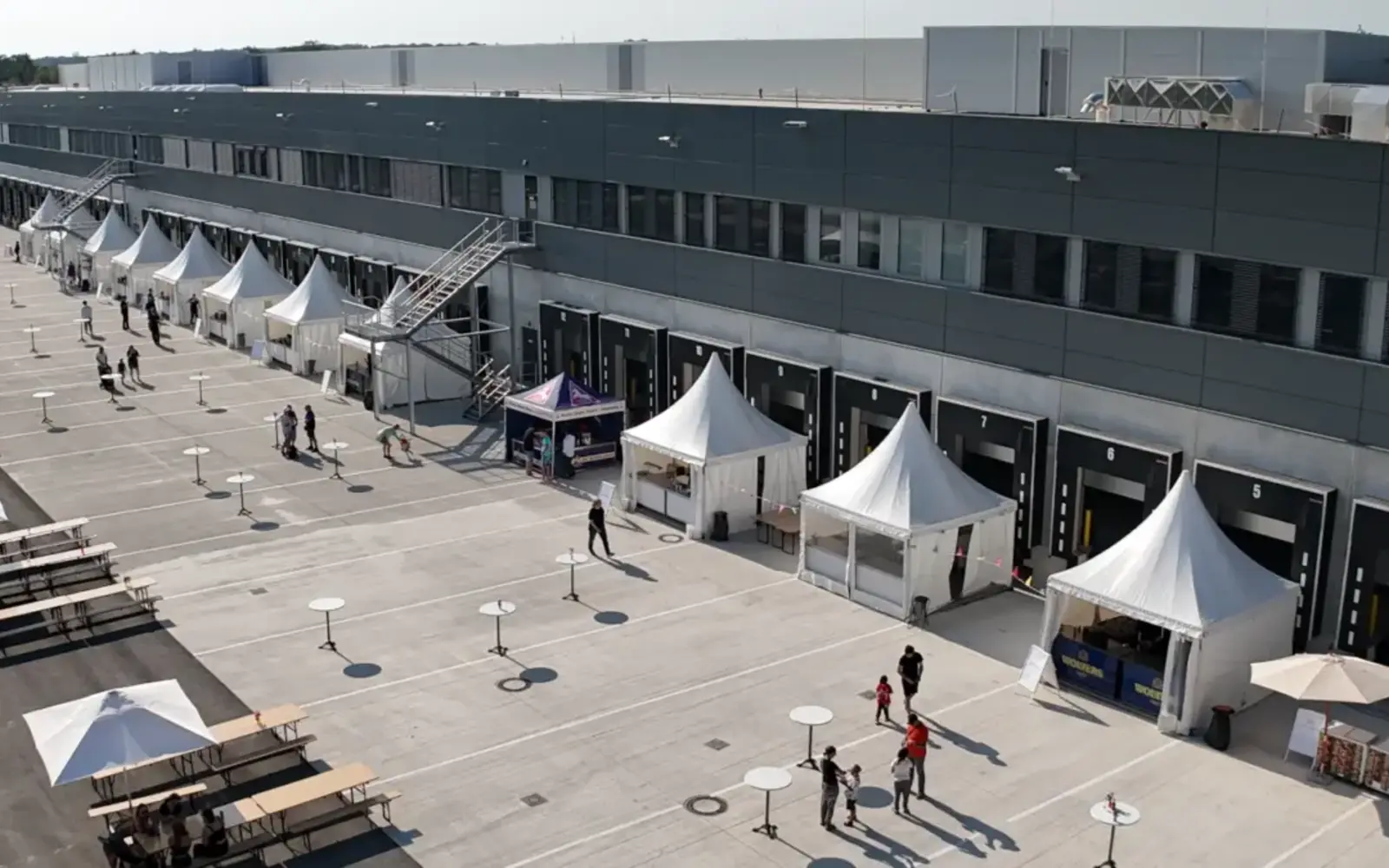 Großveranstaltung mit Catering-Infrastruktur von Modern Catering